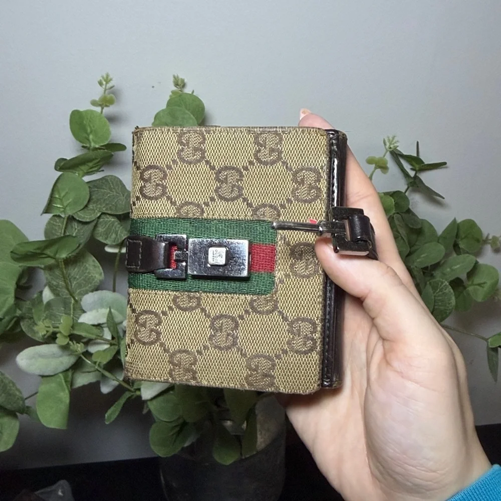 Vintage Gucci GG Wallet Push Lock Monogram Pre-Loved Supreme Jackie 1961 Compact